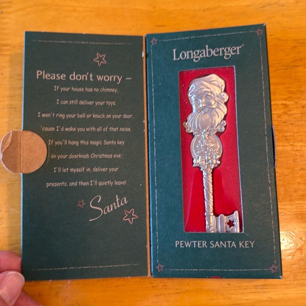 Longaberger Pewter Santa Key. New in box - Picture 4 of 7